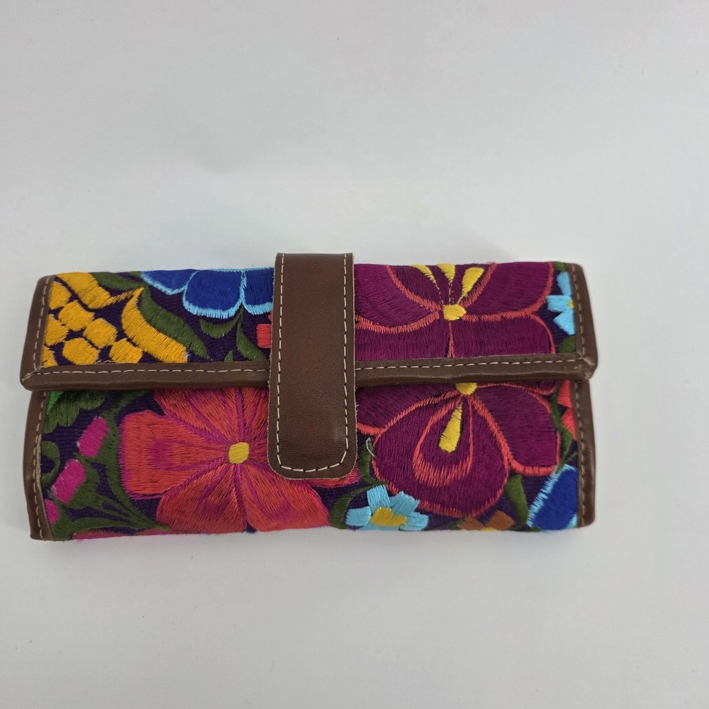 NEW Handmade Embroidered Floral Wallet from Oaxaca Mexico Handicraft Mexican